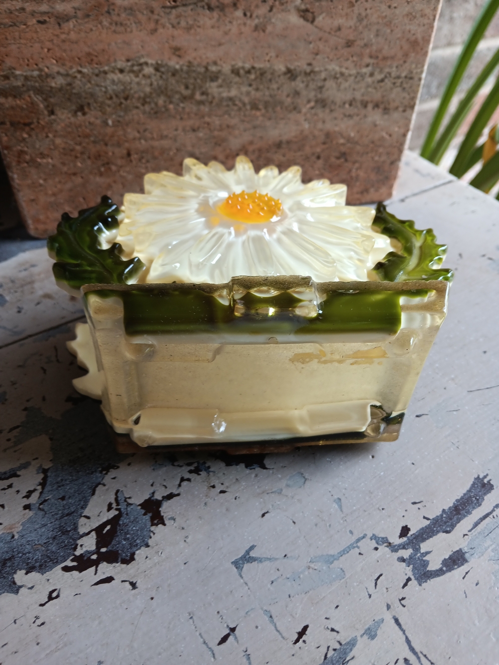Vintage Wondermold Lucite Daisy Flower Napkin Paper Letter Holder - Picture 4 of 4